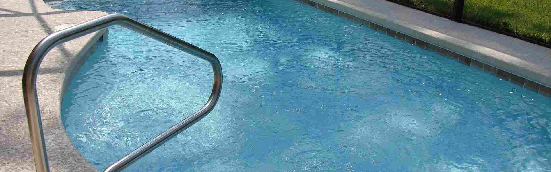 construcción de piscinas repareco